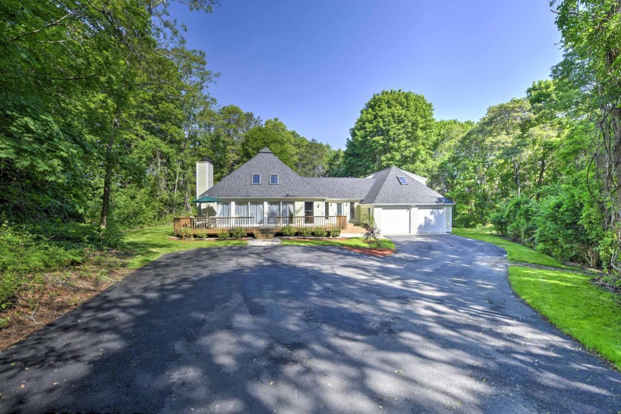 East Falmouth Home With Deck And Grill 4 Mi To Beach! 외부 사진