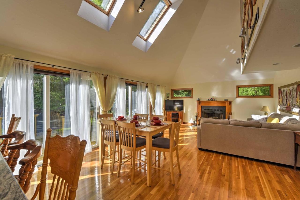 East Falmouth Home With Deck And Grill 4 Mi To Beach! 외부 사진