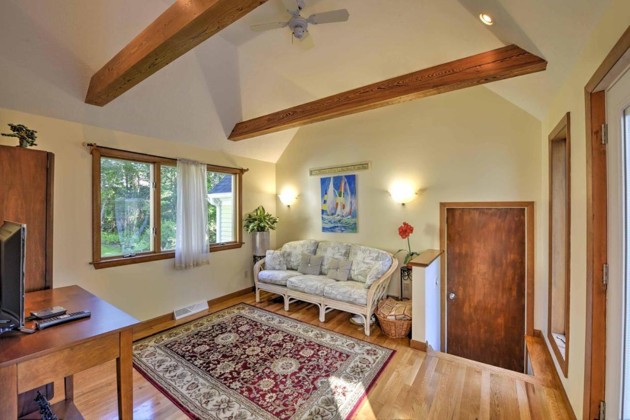 East Falmouth Home With Deck And Grill 4 Mi To Beach! 외부 사진