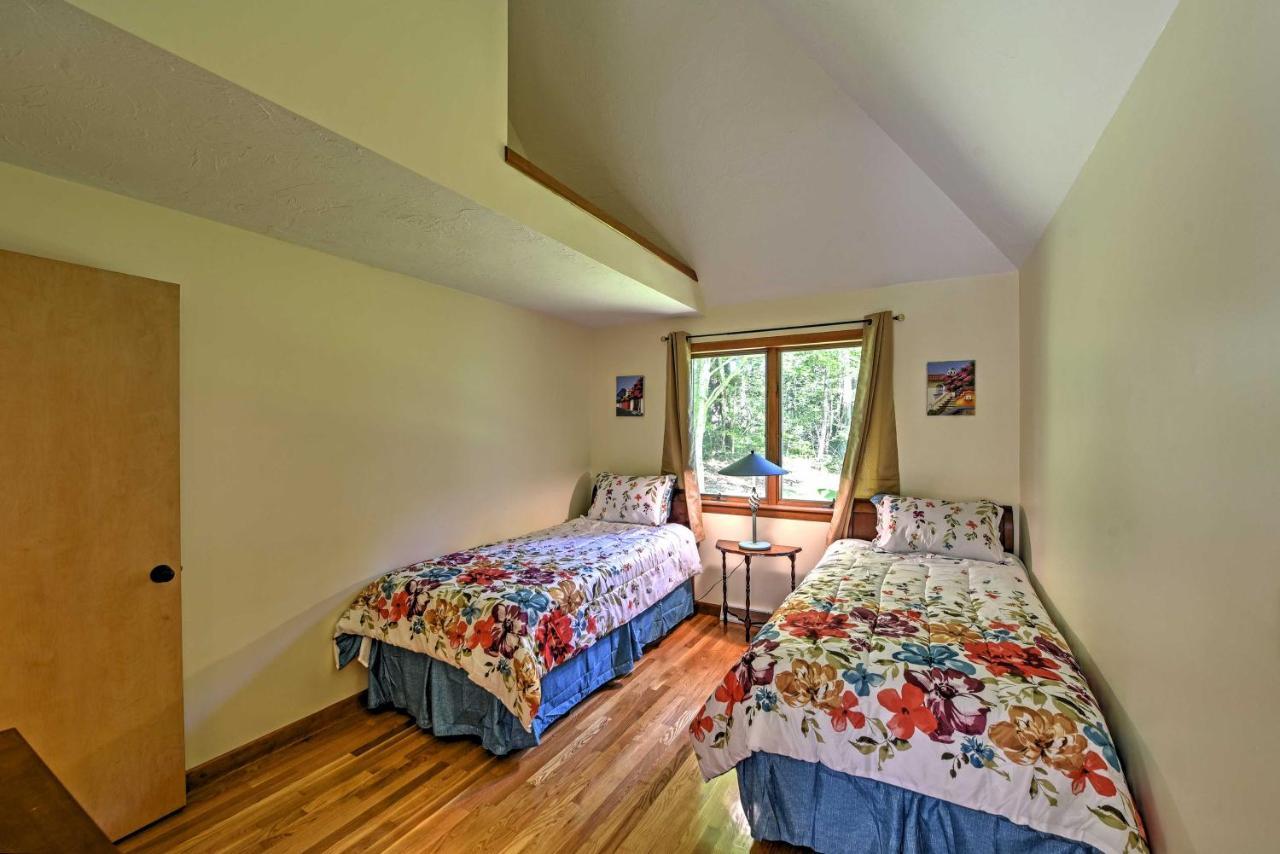East Falmouth Home With Deck And Grill 4 Mi To Beach! 외부 사진