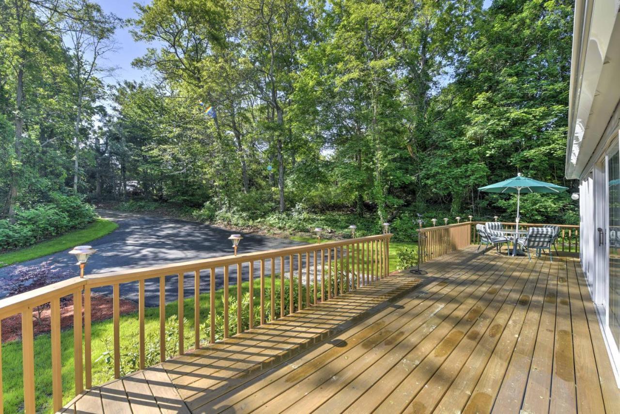 East Falmouth Home With Deck And Grill 4 Mi To Beach! 외부 사진
