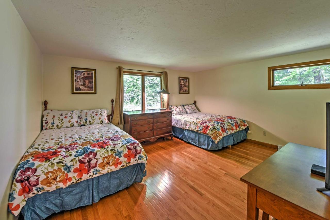 East Falmouth Home With Deck And Grill 4 Mi To Beach! 외부 사진